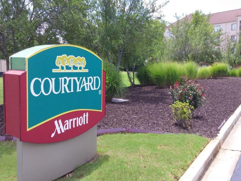 Courtyard By Marriott Decatur Hotel Buitenkant foto